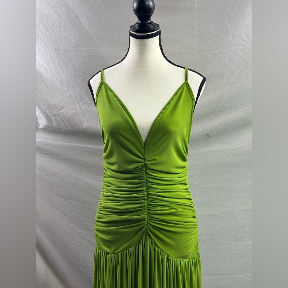2 LEFT 🔥 Ruched Front Plunge Maxi Dress Green - Picture 10 of 11